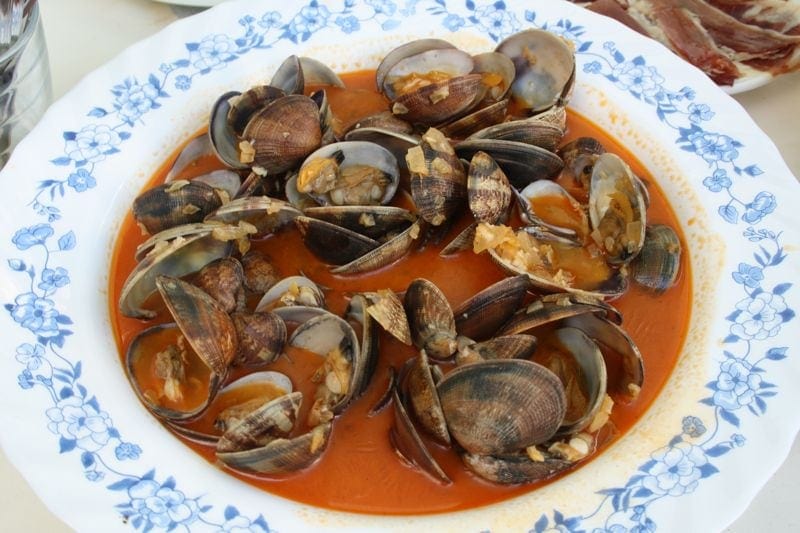 Healthy Spanish Recipes are packed with flavor like these Marinera style clams
