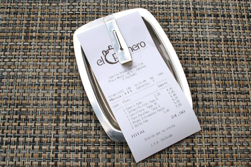 Spanish Menus Explained: The Bill