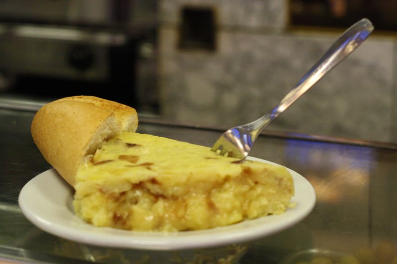 winter food in Spain - mercado de la paz - best tortilla in Madrid