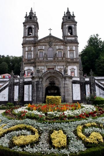 Flowers in front of Bom Jesus do Monte