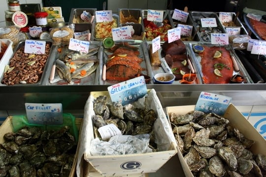 Saint jean de luz market