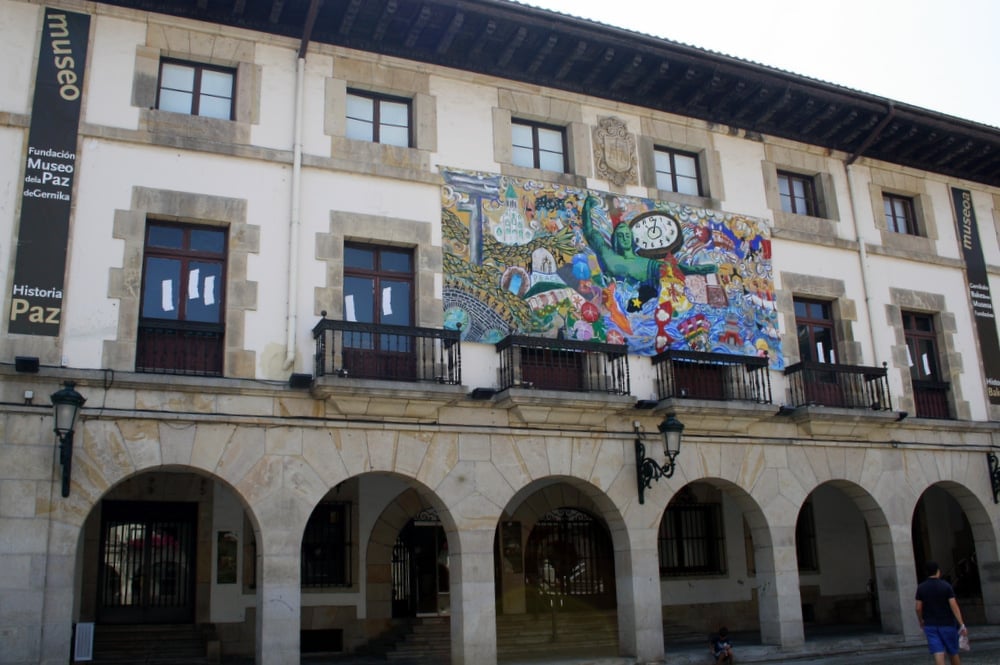 visiting Guernica peace museum