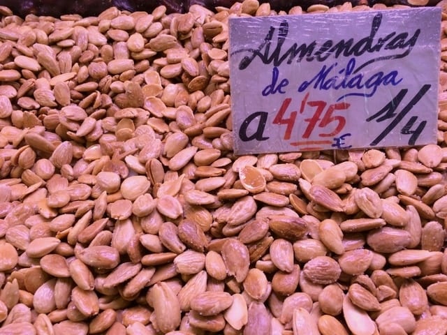 Foods from Malaga that will surprise you : Almonds