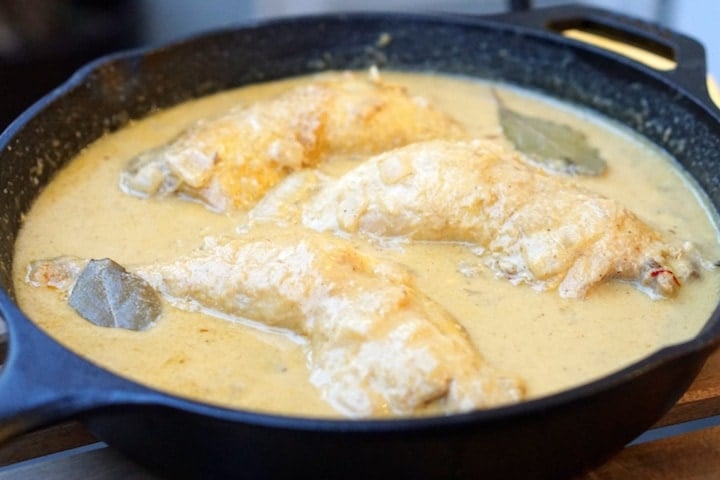 A must try Spanish chicken in almond sauce recipe.