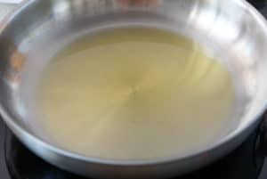 Aluminum pan with olive oil