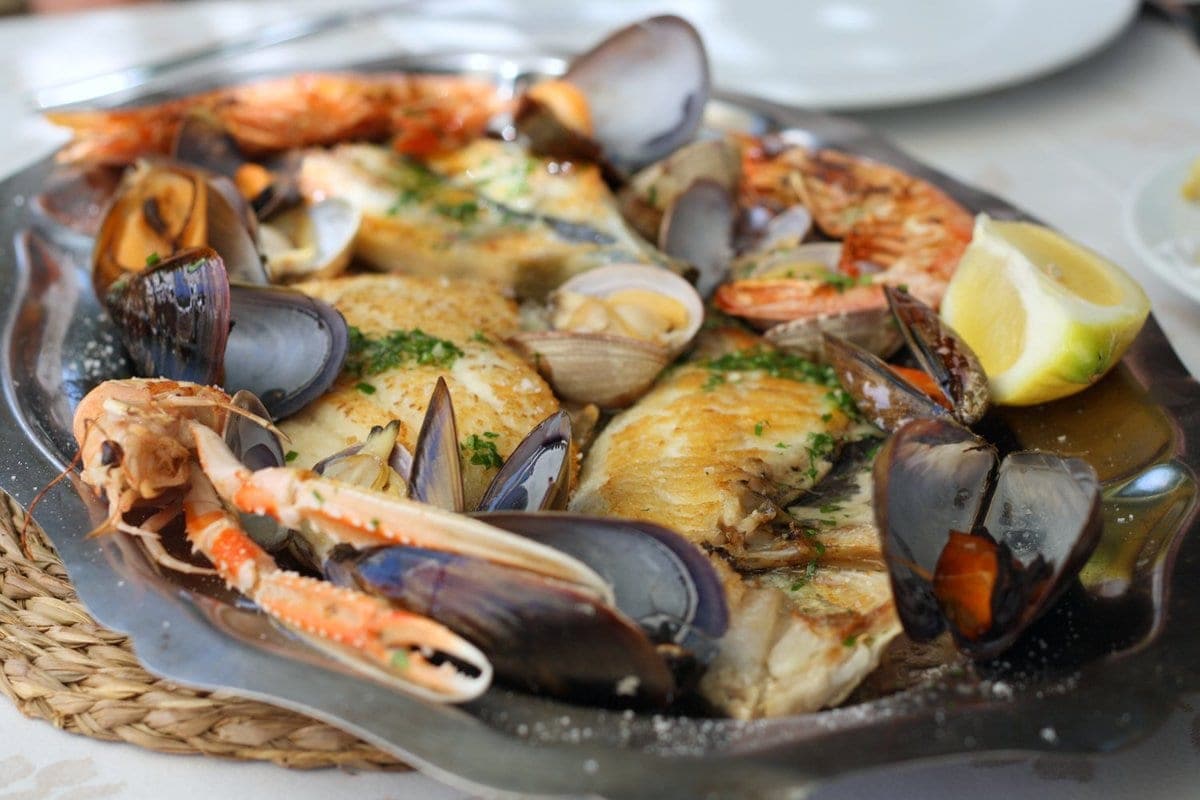 What to eat in Mallorca: Grilled seafood