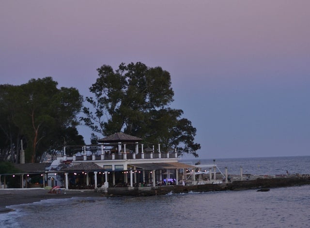 One of our favorite date ideas iin Malaga is having a drink at the Baños del Carmen