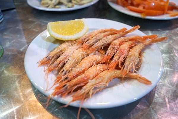 Try these delicious prawns at Marisquería Casa Vicente, one of the best traditional tapas bars in Malaga.