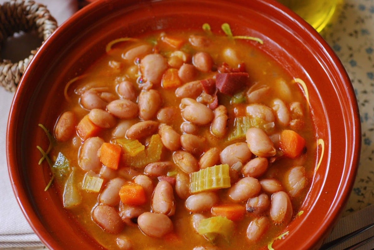 Traditionally a northern dish, fabada is typically made of pinto beans in the south of Spain