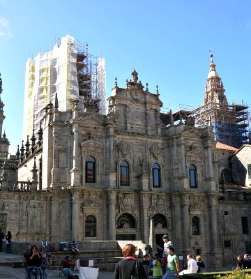 One of the top attractions in Santiago is its famous Cathedral. A work of art inside and out, it's definitely worth a visit on your trip to Galicia!