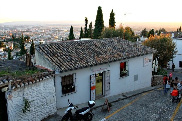 One of our favorite things to do in Granada with kids is take a trip to a great ice cream shop with a view that can't be beat!