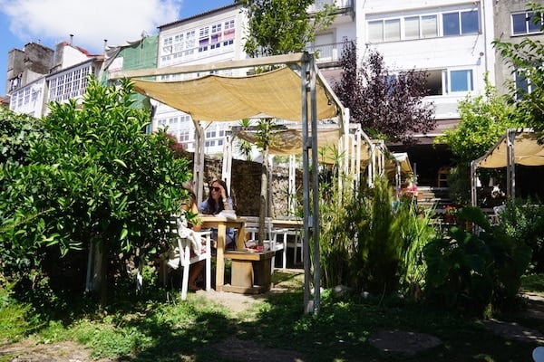 Eating outside is such a joy in summer. One of the top terraces in Santiago to do so is A Moa, a hidden gem away from the crowds.