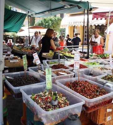 Our first pick for buying olive oil in Granada is at a local market, like the Mercado de San Agustín!