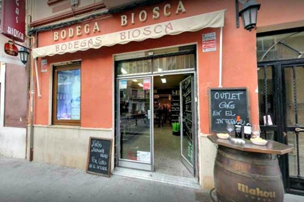 Bodegas Biosca is one of the most beloved wine bars in Valencia and has been open for more than 80 years!