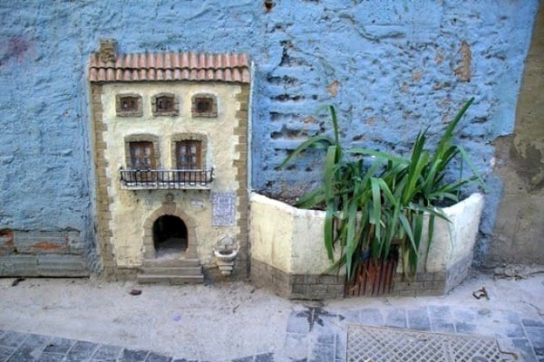 Get off the beaten path! The cat house is one of the tiniest hidden gems in Valencia.