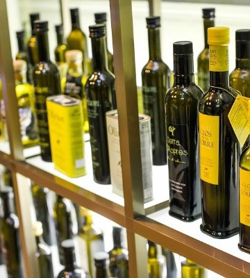 Extravirgen Malaga offers a huge variety of Andalusia's liquid gold, making it one of the best places to buy olive oil in Malaga!