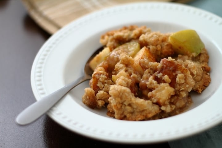 Best apple crisp recipe-- my mom's secret recipe!