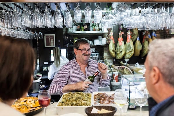 One of the things to know before visiting Granada is that you shouldn't be afraid of the language barrier. Locals are very friendly and many enjoy practicing their English!