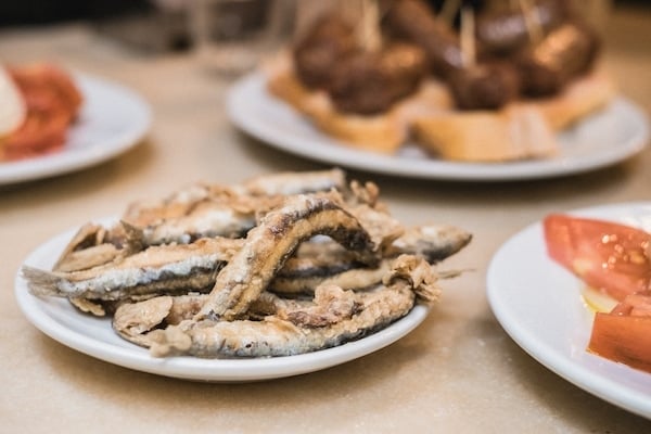 Los Diamantes is a local institution famous for their fried fish. It's one of the best historical bars in Granada!