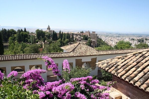 Not sure where to propose in Granada? Consider the terrace at the Parador restaurant with stunning views of the Generalife!