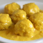 Meatballs in Almond Sauce Recipe - Spanish Albóndigas en Salsa de Almendras