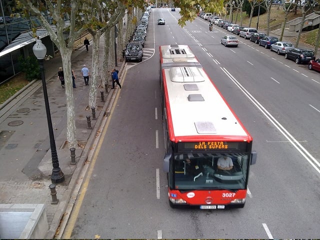 How to save on public transport in Barcelona: the T10 single ticket. I need  Spain