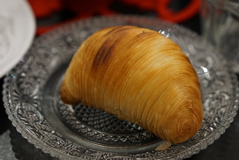 sfogliatella riccia in Naples - Must try foods in Naples