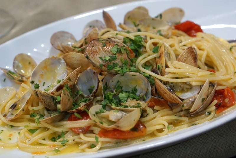 spaghetti alle vongole in Naples