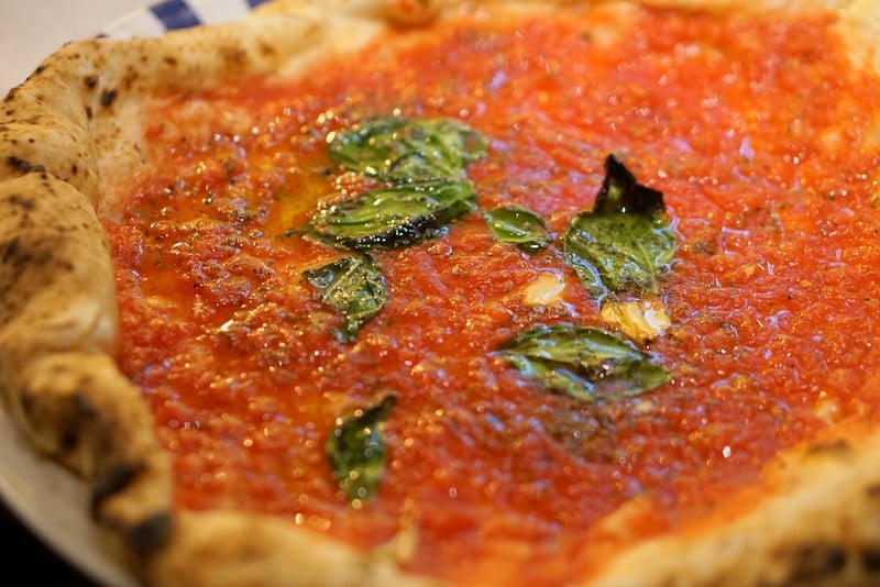 Pizza in Naples - Must try foods in Naples