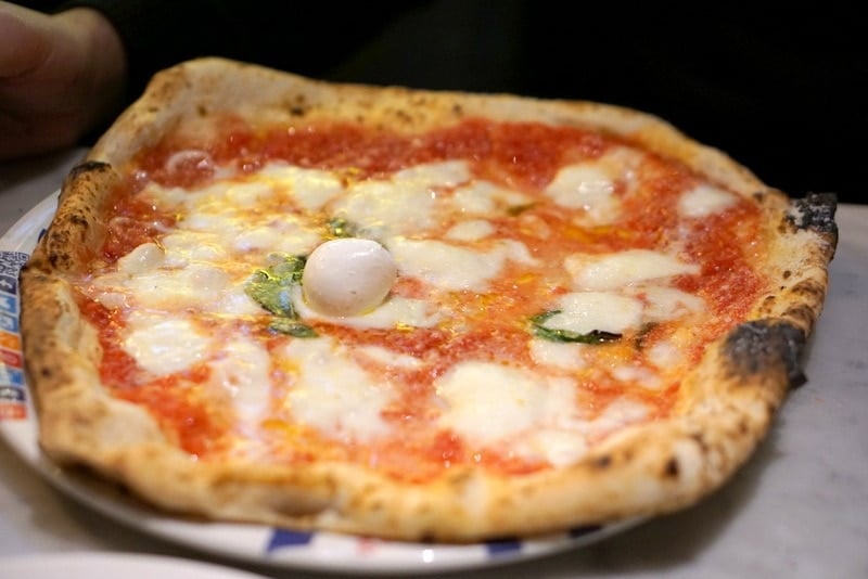 Pica Neapolyje - privalai išbandyti maisto produktus Neapolyje - pica Gino Sorbillo