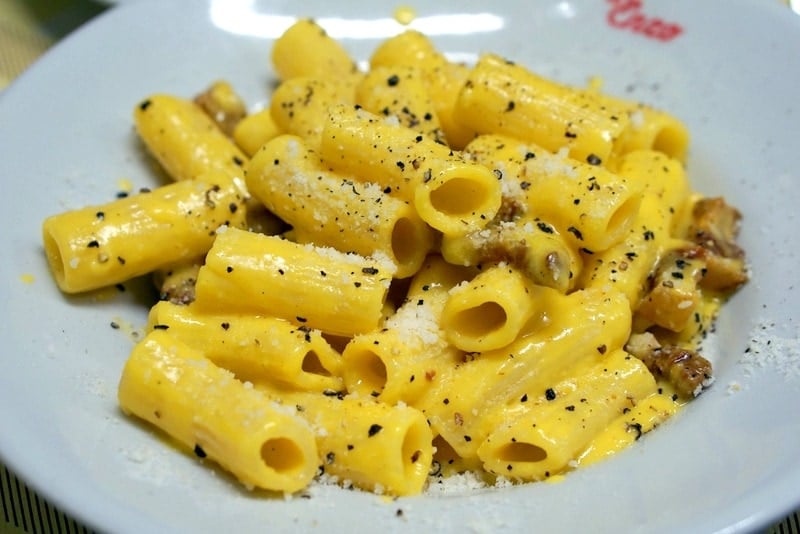 Must try foods in Rome - Carbonara