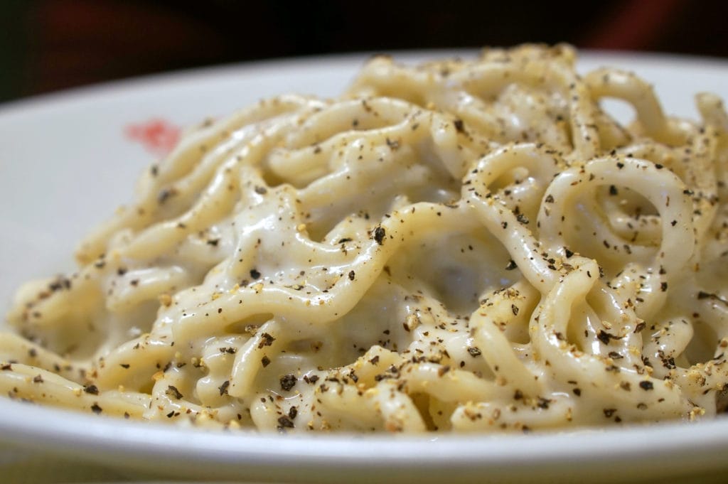 Must try foods in Rome - Cacio e Pepe