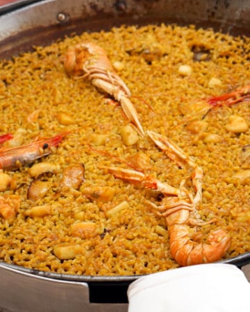 Things to try in Valencia - Paella in Valencia at Casa Carmela