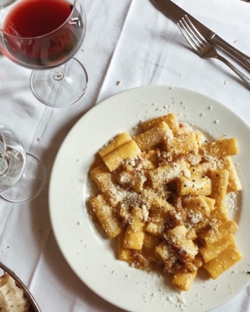 pasta alla gricia with red wine