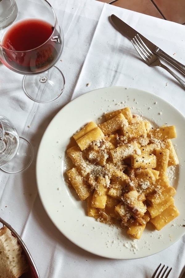 pasta alla gricia with red wine