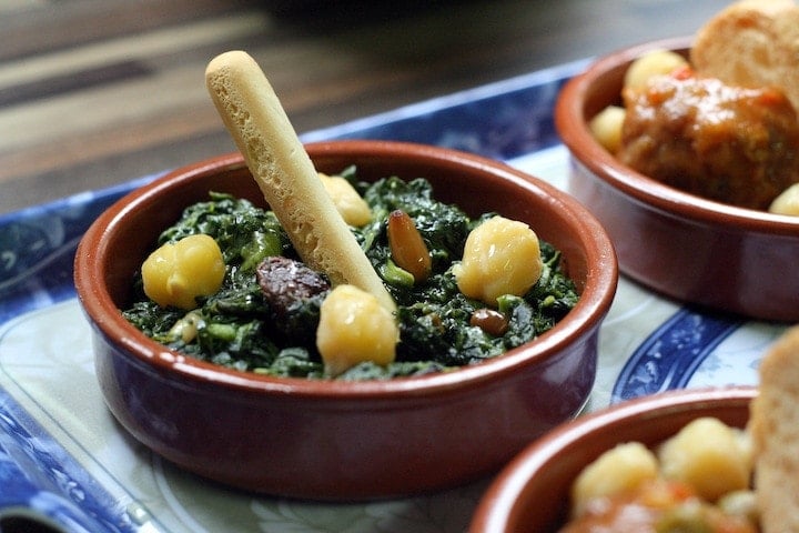 Espinacas a la Catalana Recipe