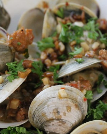 clams with chorizo and garlic