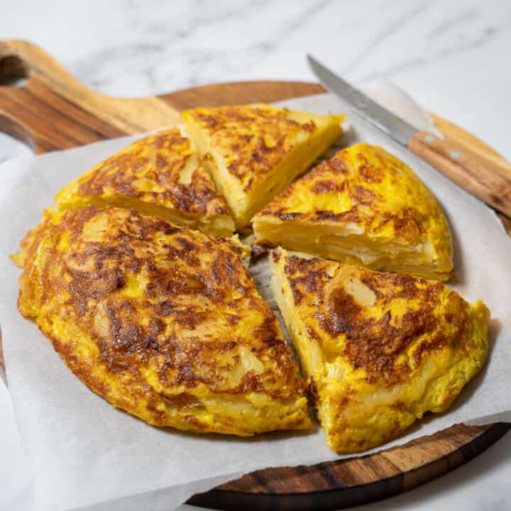 Spanish Tortilla with Ham and Peas Recipe (Tortilla de Guisantes con Jamón)