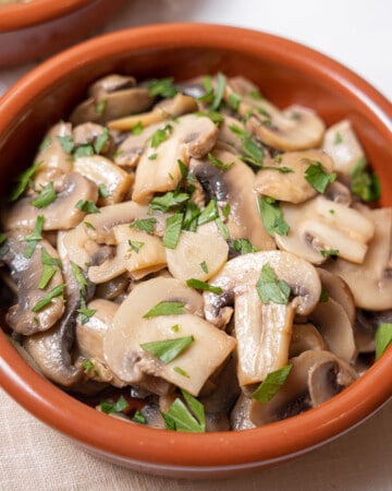 bowl of garlic mushrooms.