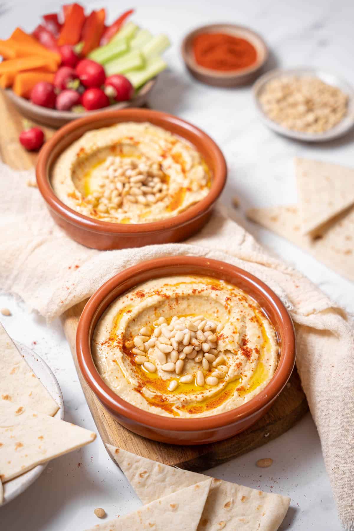 two bowls of Spanish hummus.