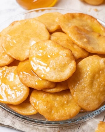 plate of tortas de abuela.